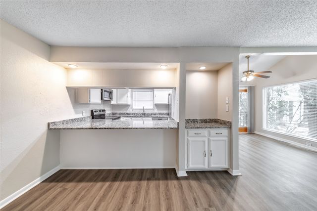 2719 Creek Wood Court, Carrollton, TX 75006