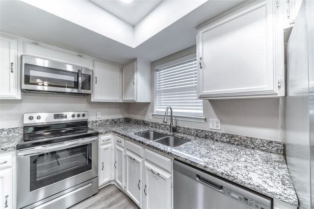 2719 Creek Wood Court, Carrollton, TX 75006