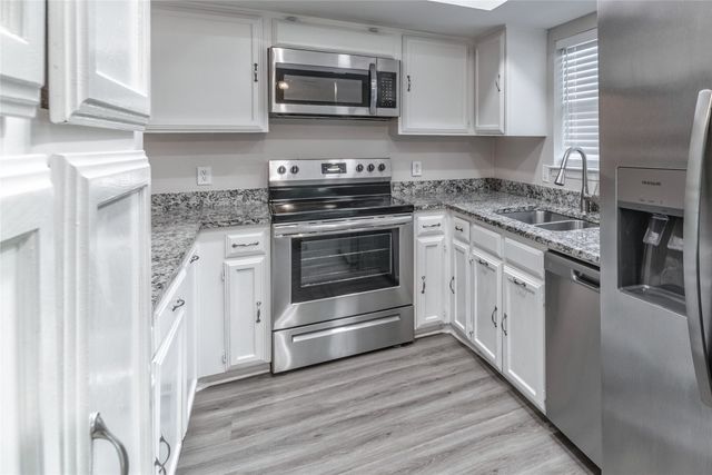 2719 Creek Wood Court, Carrollton, TX 75006
