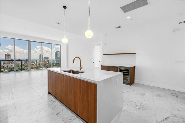 777 3RD AVENUE N 1704, St Petersburg, FL 33701