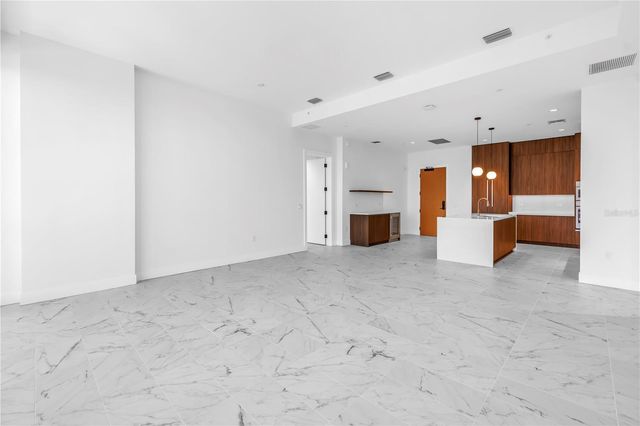 777 3RD AVENUE N 1704, St Petersburg, FL 33701