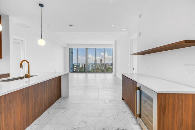777 3RD AVENUE N 1704, St Petersburg, FL 33701
