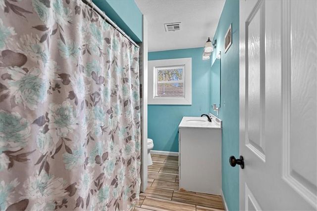 3520 Longwood Avenue, Kansas City, KS 66104