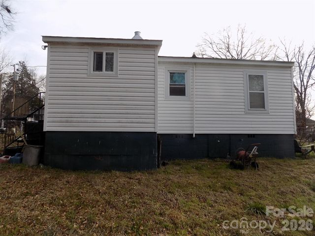 415 S Maple Street S, Dallas, NC 28034