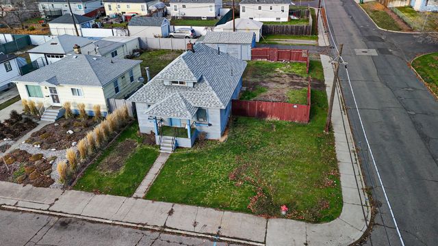 1329 E Gordon Ave, Spokane, WA 99207