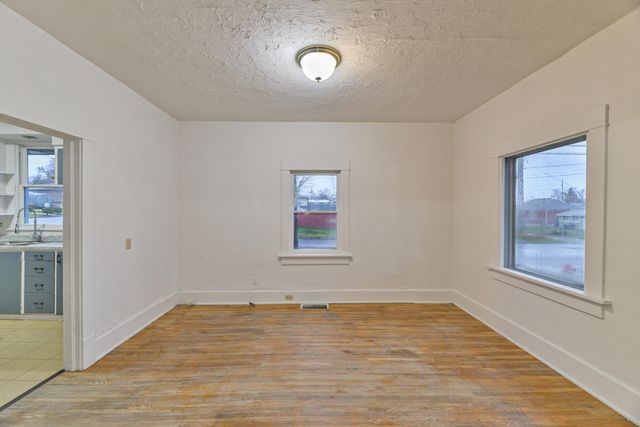 1329 E Gordon Ave, Spokane, WA 99207