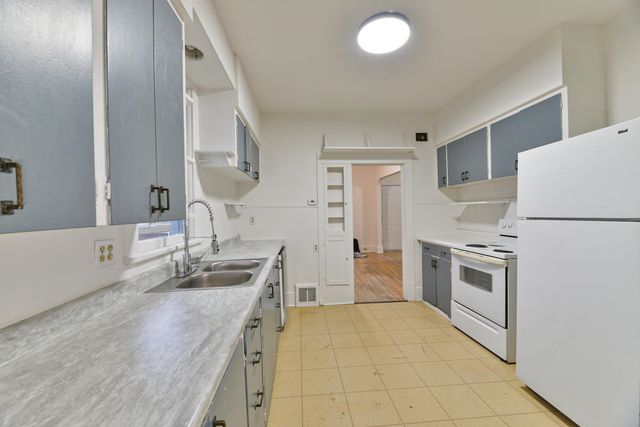 1329 E Gordon Ave, Spokane, WA 99207