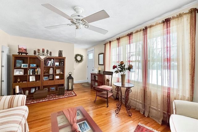 205 Payton Avenue, Warwick, RI 02889