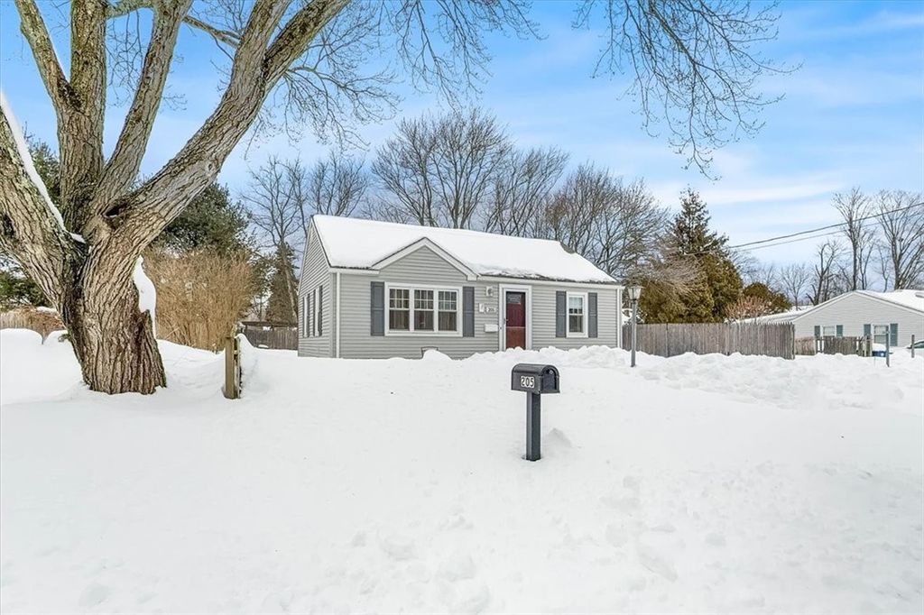 205 Payton Avenue, Warwick, RI 02889