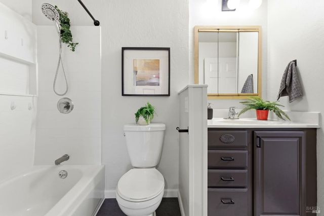 3552 Shelter Creek Dr, Napa, CA 94558