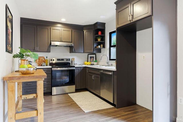 3552 Shelter Creek Dr, Napa, CA 94558