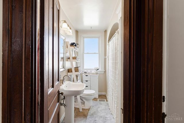 2711 Arbor Avenue, Cincinnati, OH 45209