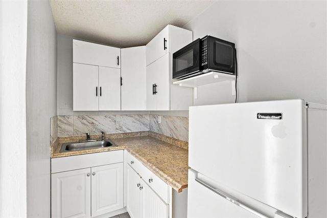 4606 BYERLE CIRCLE, Tampa, FL 33634