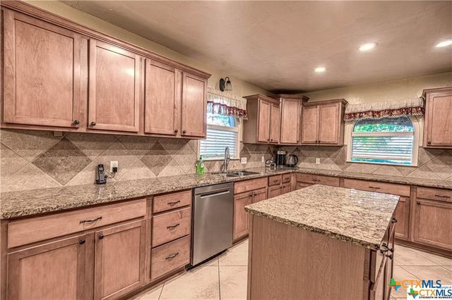 980 Thomas Arnold Road, Salado, TX 76571