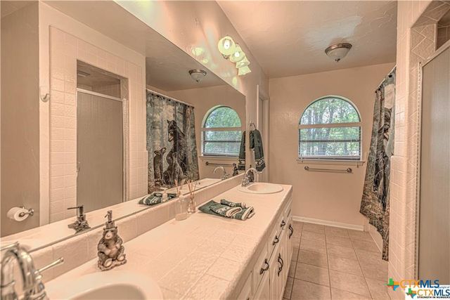 980 Thomas Arnold Road, Salado, TX 76571