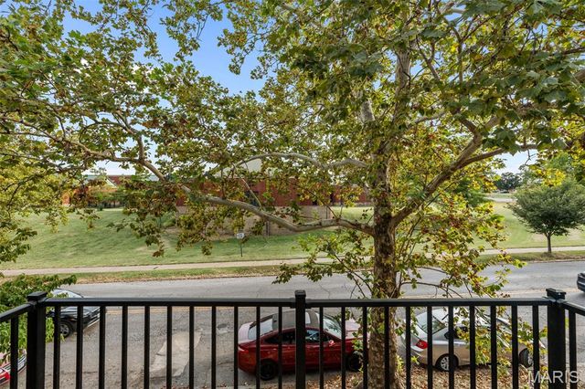 5343 Arsenal Street, St Louis, MO 63139