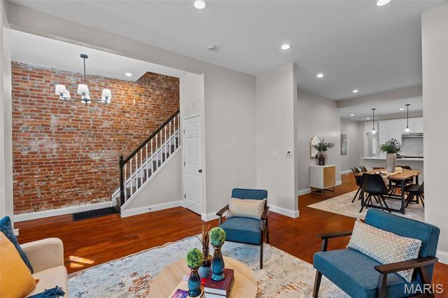 5343 Arsenal Street, St Louis, MO 63139