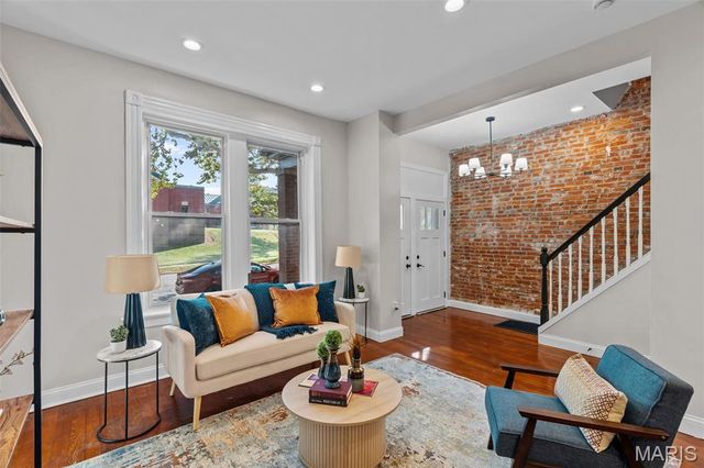 5343 Arsenal Street, St Louis, MO 63139