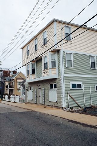 603 Thames Street 1, Newport, RI 02840
