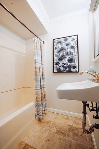 603 Thames Street 1, Newport, RI 02840