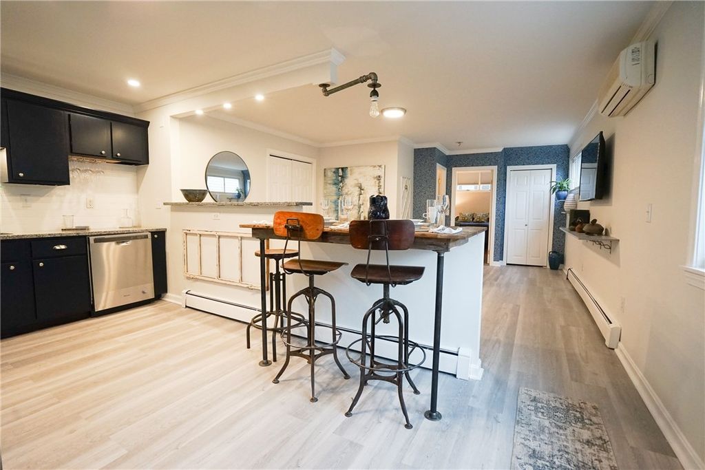 603 Thames Street 1, Newport, RI 02840