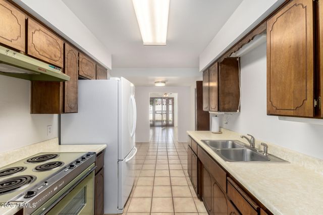 1056 W Farmdale Avenue, Mesa, AZ 85210