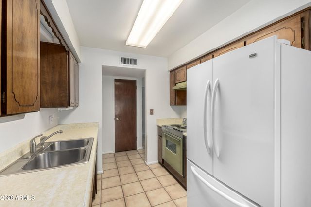 1056 W Farmdale Avenue, Mesa, AZ 85210