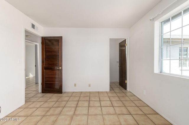 1056 W Farmdale Avenue, Mesa, AZ 85210