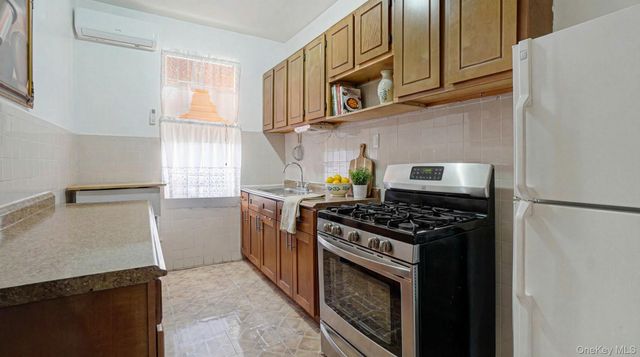 1659 Decatur Street, Ridgewood, NY 11385