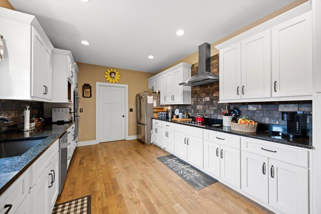 11869 E Valley Road, Dunlap, TN 37327