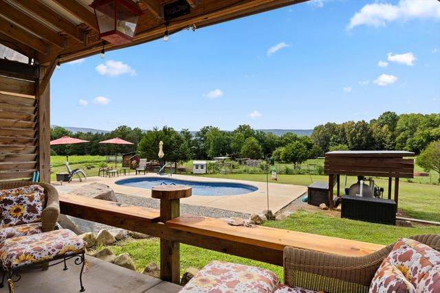 11869 E Valley Road, Dunlap, TN 37327