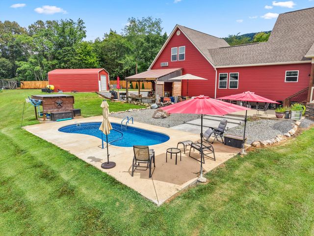11869 E Valley Road, Dunlap, TN 37327
