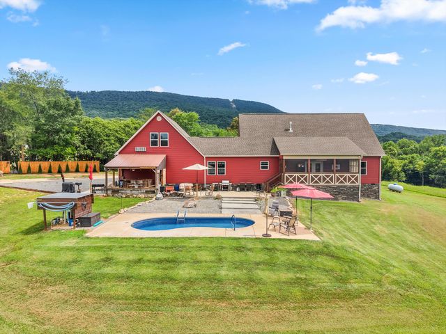 11869 E Valley Road, Dunlap, TN 37327