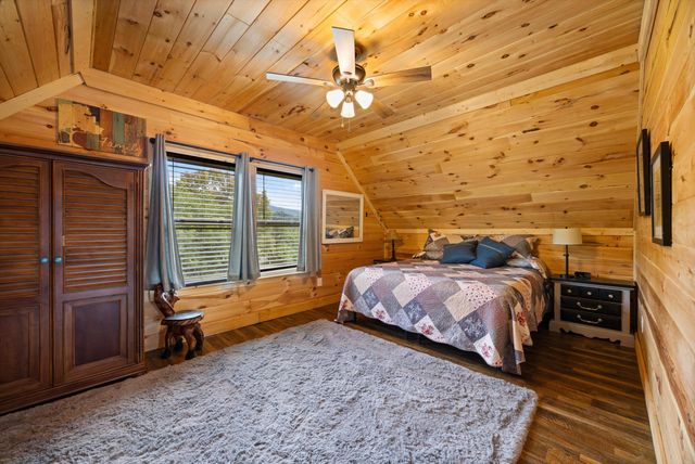 11869 E Valley Road, Dunlap, TN 37327