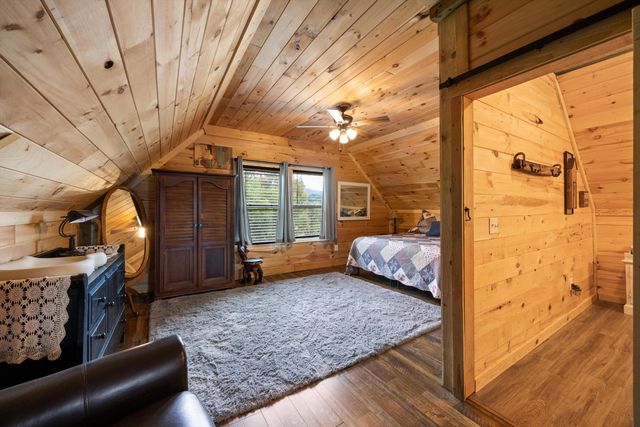 11869 E Valley Road, Dunlap, TN 37327