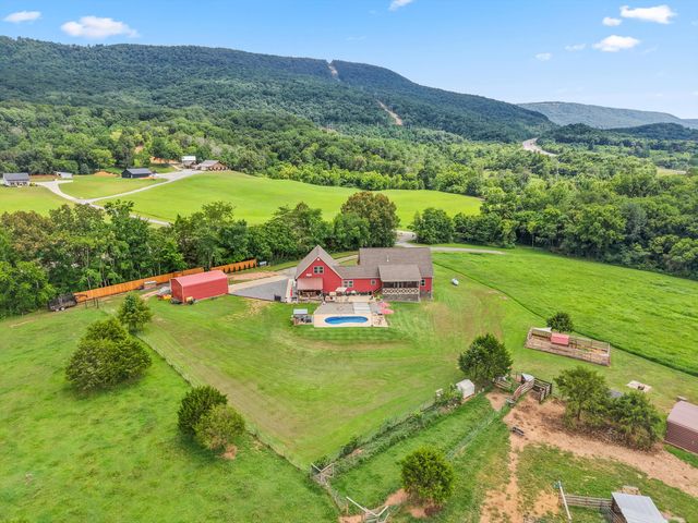 11869 E Valley Road, Dunlap, TN 37327