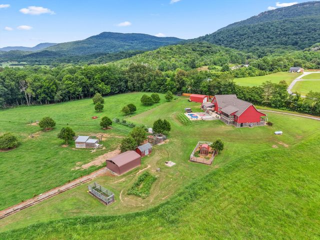 11869 E Valley Road, Dunlap, TN 37327