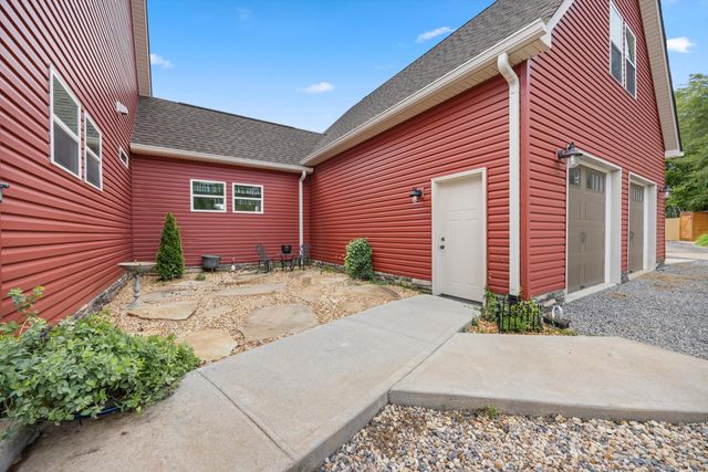 11869 E Valley Road, Dunlap, TN 37327