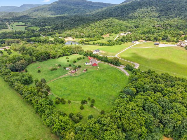 11869 E Valley Road, Dunlap, TN 37327