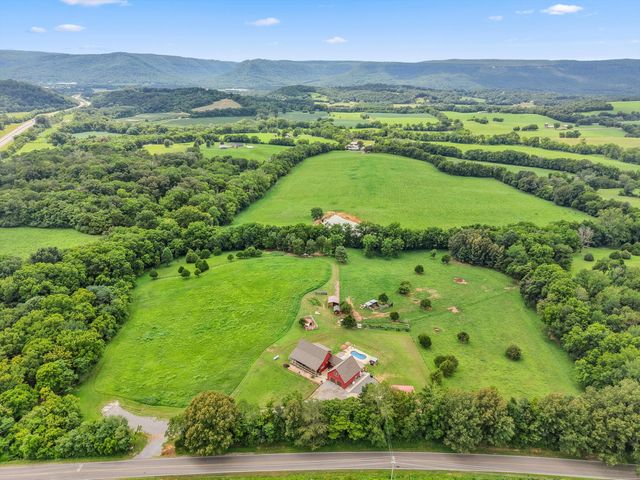 11869 E Valley Road, Dunlap, TN 37327