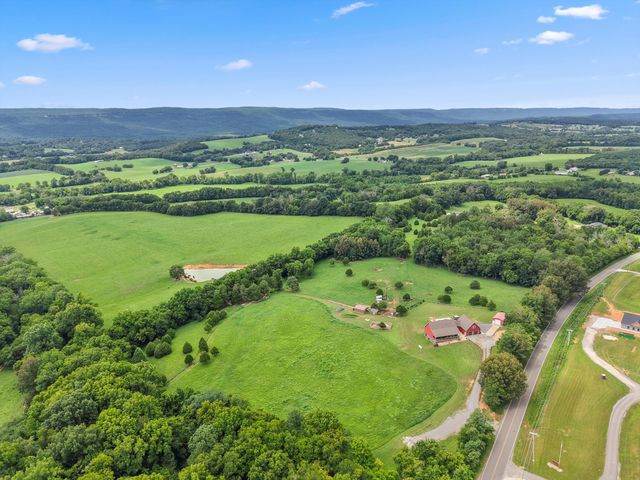 11869 E Valley Road, Dunlap, TN 37327