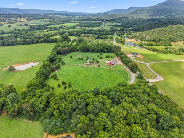 11869 E Valley Road, Dunlap, TN 37327