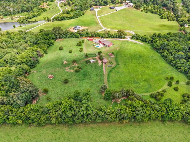11869 E Valley Road, Dunlap, TN 37327