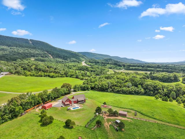 11869 E Valley Road, Dunlap, TN 37327