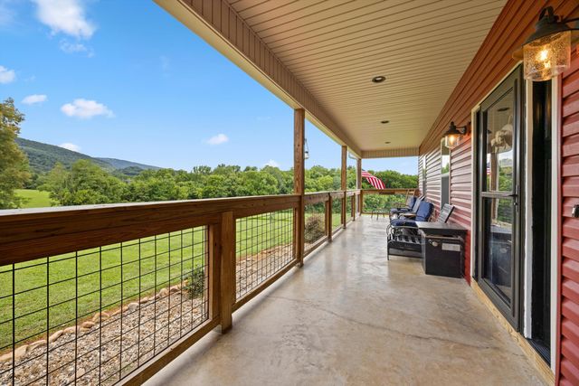 11869 E Valley Road, Dunlap, TN 37327