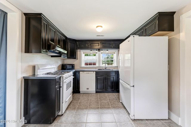 18791 Us Hwy 421, Willard, NC 28478