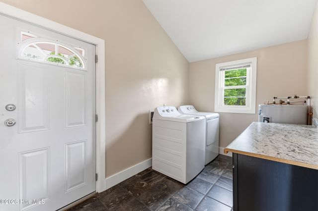 18791 Us Hwy 421, Willard, NC 28478