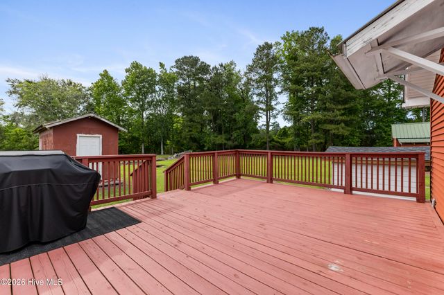18791 Us Hwy 421, Willard, NC 28478
