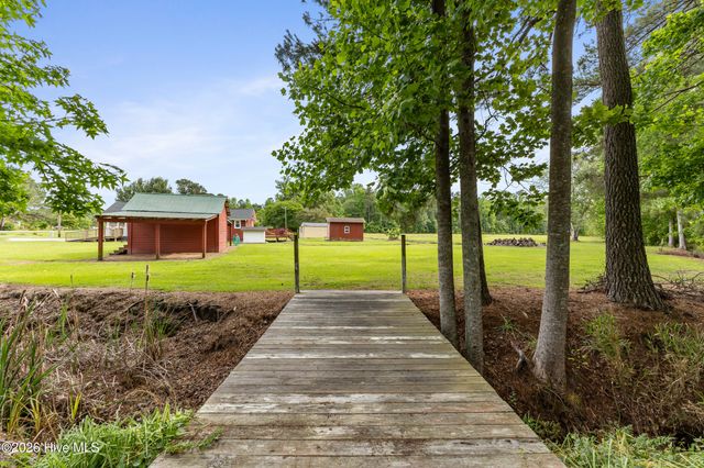 18791 Us Hwy 421, Willard, NC 28478