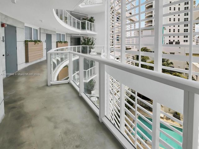 9821 E Bay Harbor Dr 502, Bay Harbor Islands, FL 33154